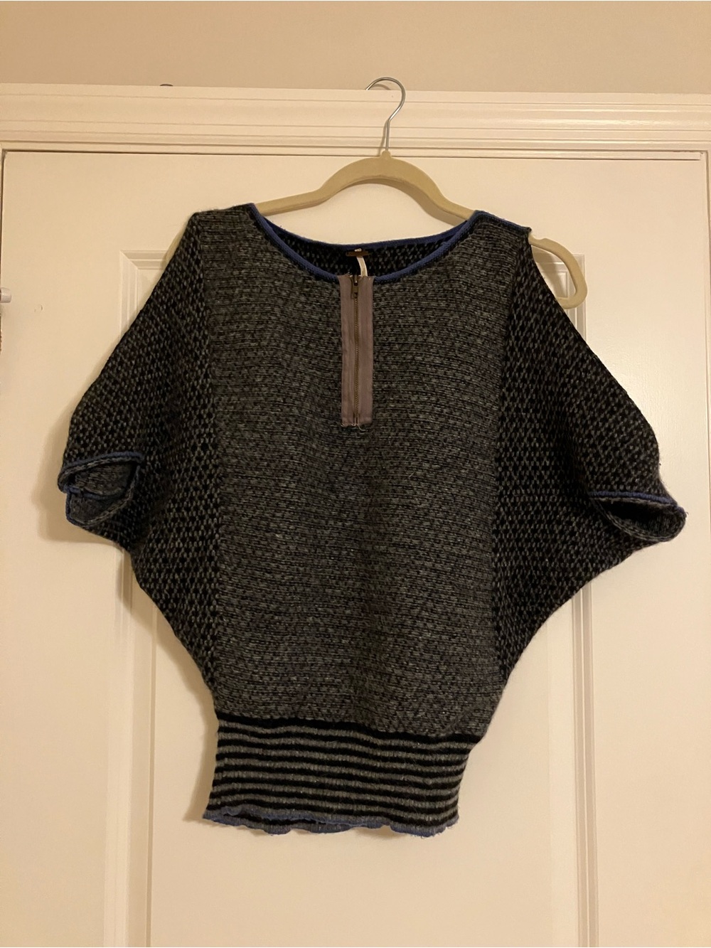 Free People Charcoal Gray Knit Sweater with Navy Trim Size XS